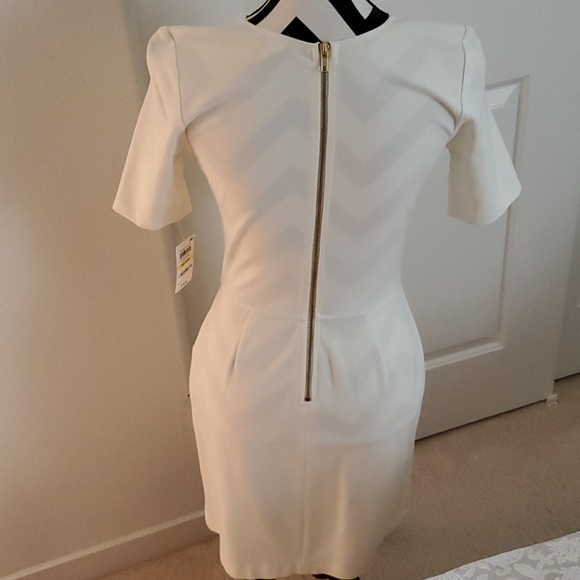 Dress - Picture 2 of 10